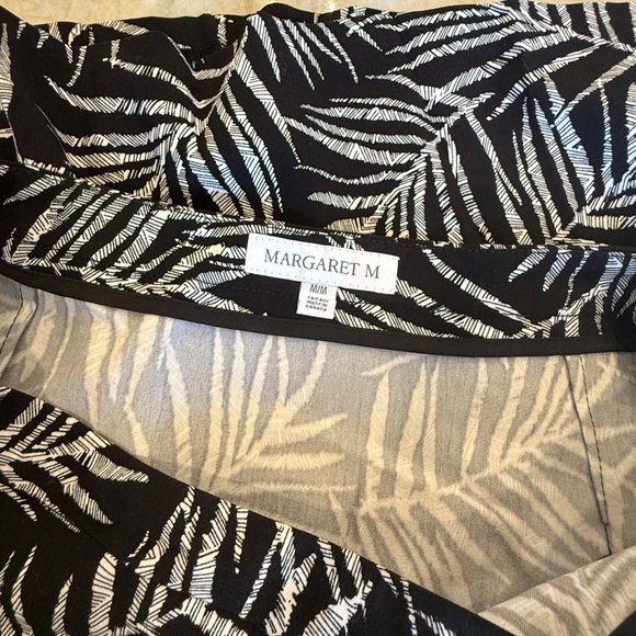 Margaret M - A Line Black Skirt with Palm Print; Stretch; Women's Size M - Picture 3 of 8